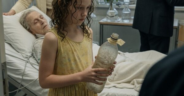 Hospital Water Bottle Exposed a CEO Family Betrayal at Bedside