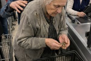 The Cashier Mocked an Elderly Woman Counting Coins — Seconds Later, a Military Medal Hit the Floor and the Entire Store Fell Silent